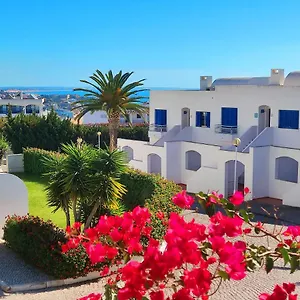 casinha-azul-luxury-townhouse-on-top-of-paradise.hotelaalgarve.com/